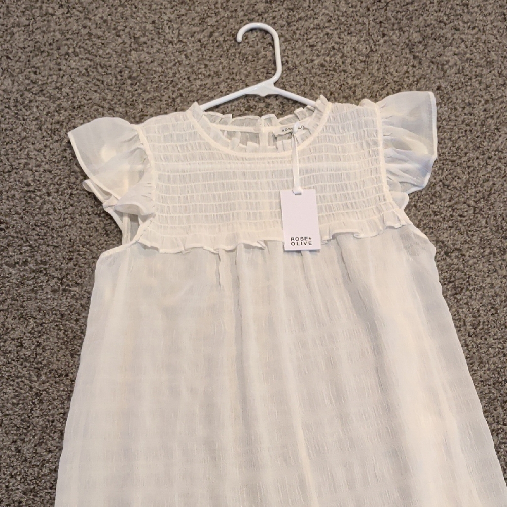 Rose & Olive White Tank/Capped Sleeve Casual Top